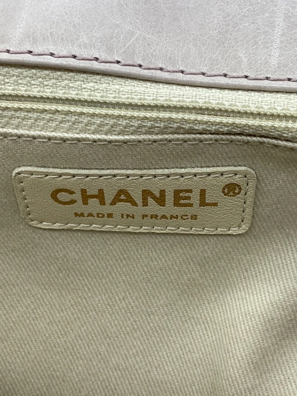CHANEL LIGHT LILAC QUILTED AGED LEATHER BUBBLE FLAP HANDBAG